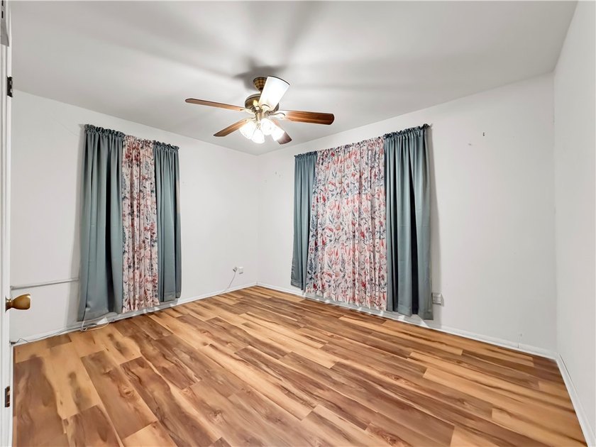 You're going to love this 3 bedroom, 1 bathroom home with a - photo 15