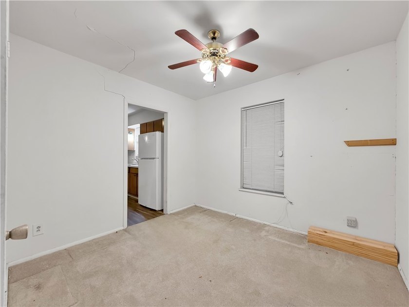 You're going to love this 3 bedroom, 1 bathroom home with a - photo 17