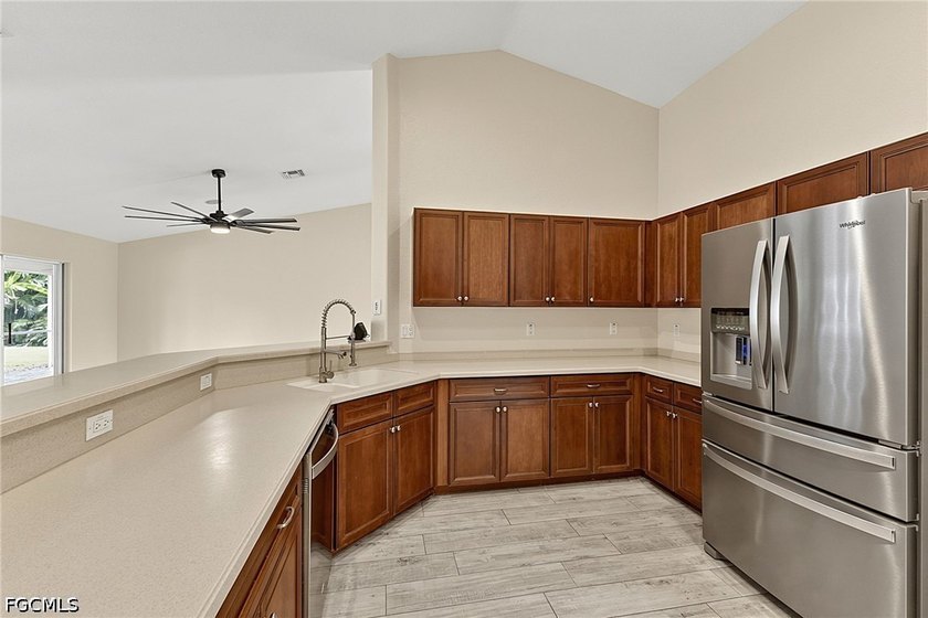 Welcome to your Dream home in Cape Coral! 3 LOT SITE!!! This - photo 8