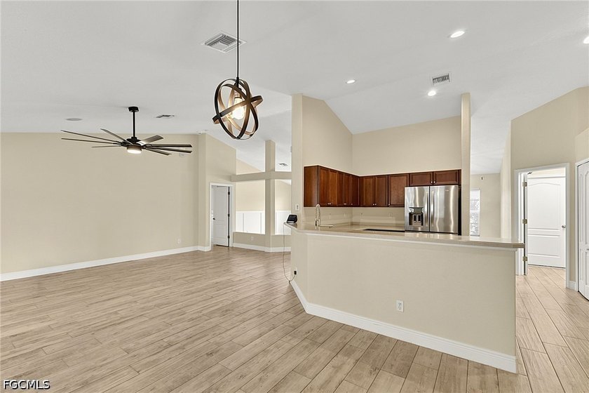 Welcome to your Dream home in Cape Coral! 3 LOT SITE!!! This - photo 10