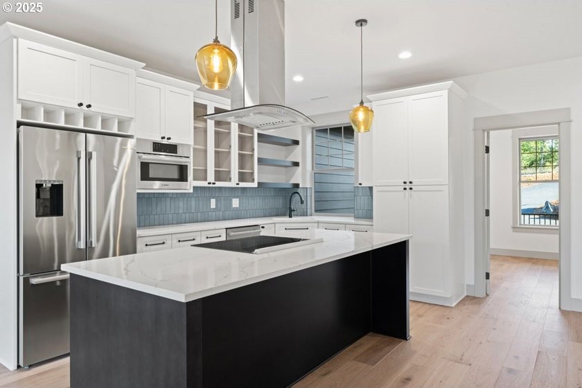 NEW PRICE! Welcome to this exquisite brand-new 3-bedroom - photo 16