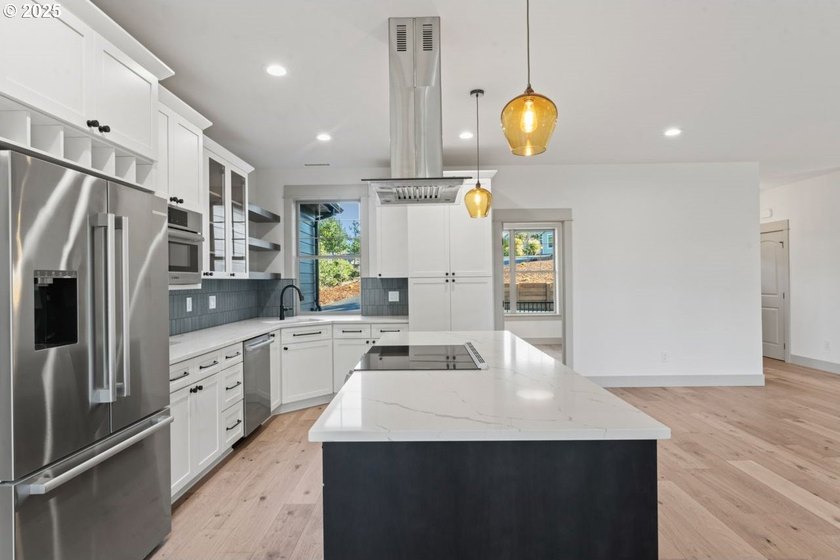 NEW PRICE! Welcome to this exquisite brand-new 3-bedroom - photo 17