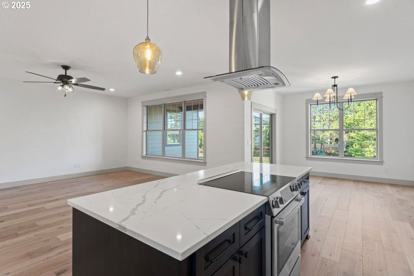 NEW PRICE! Welcome to this exquisite brand-new 3-bedroom - photo 19