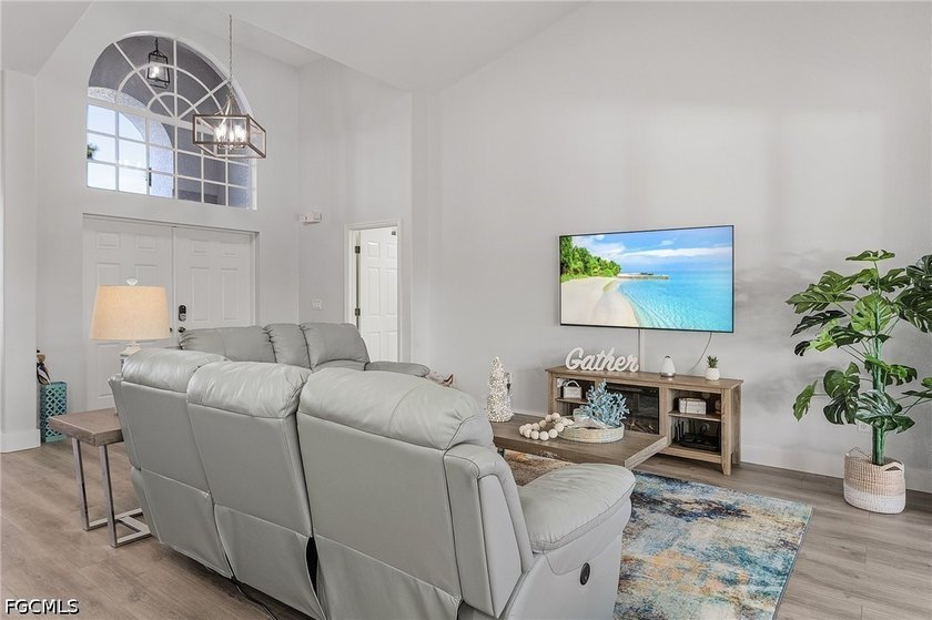 TURNKEY WATERFRONT POOL HOME | FULLY FURNISHED | VACATION-RENTAL - photo 2