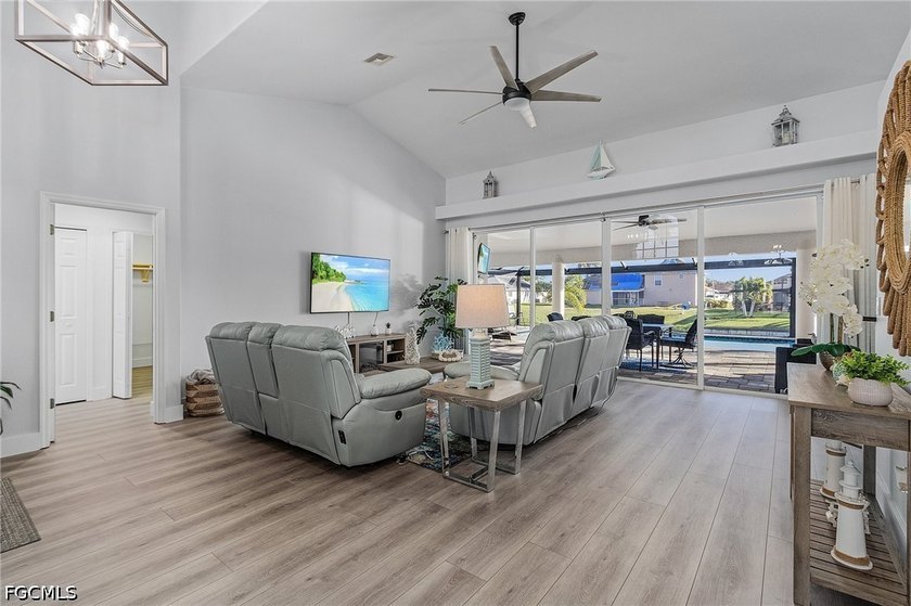 TURNKEY WATERFRONT POOL HOME | FULLY FURNISHED | VACATION-RENTAL - photo 4