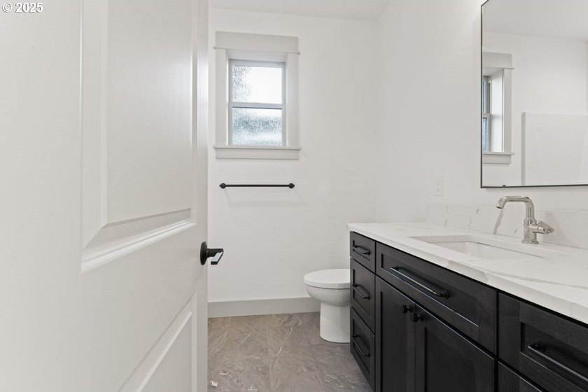 NEW PRICE! Welcome to this exquisite brand-new 3-bedroom - photo 34