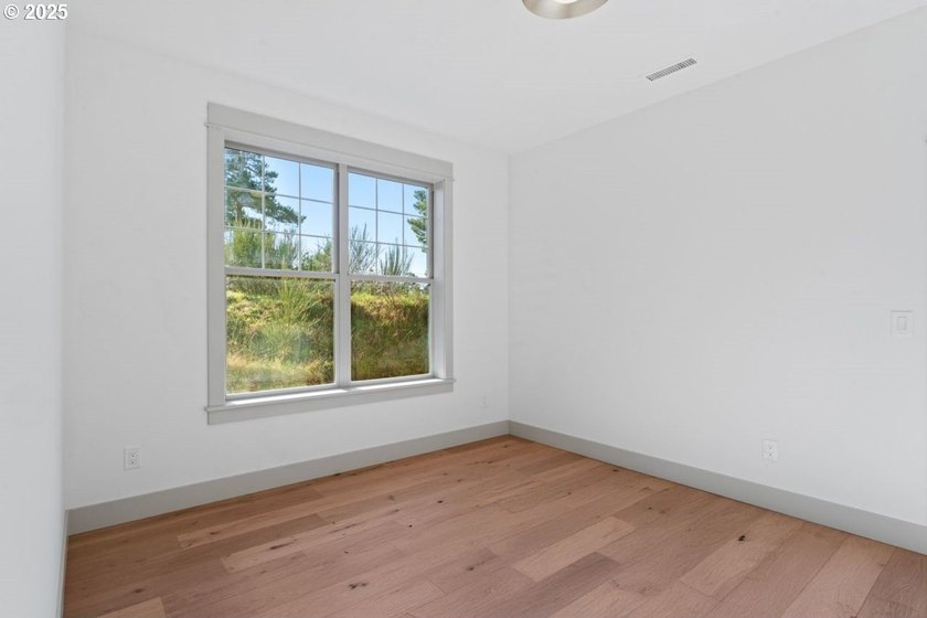NEW PRICE! Welcome to this exquisite brand-new 3-bedroom - photo 36