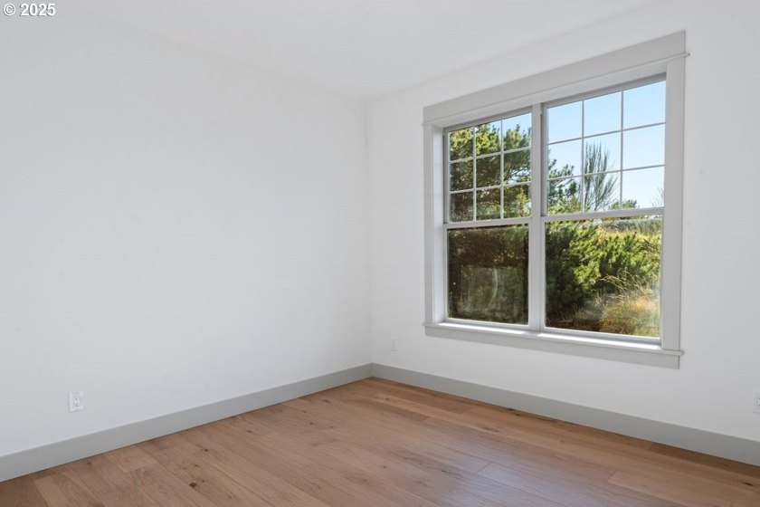 NEW PRICE! Welcome to this exquisite brand-new 3-bedroom - photo 37