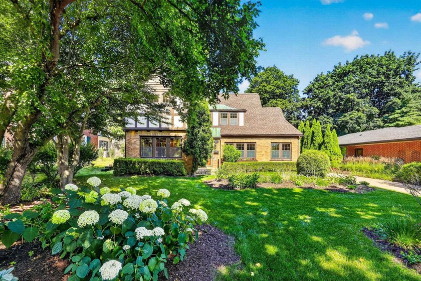 Classic Tudor architecture overlooking Nakoma Golf Club - photo 2