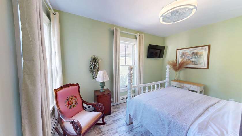 Looking for a sizable historic home that comes fully furnished? - photo 27