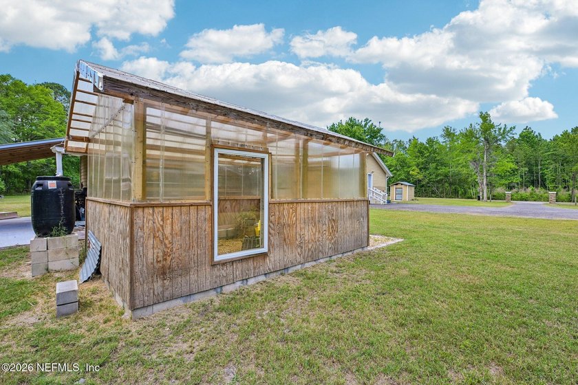 Enjoy the best of both worlds--private country living on 2.4 - photo 50