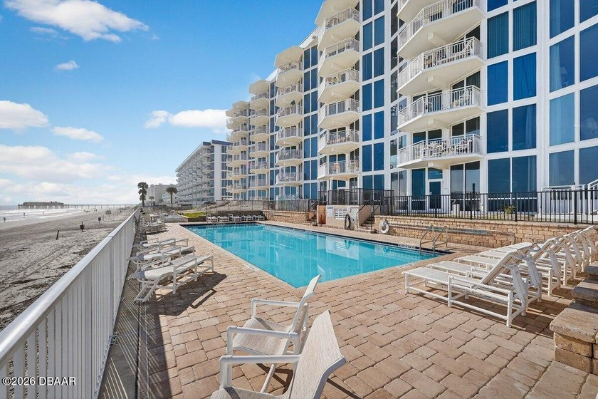 This beautiful direct oceanfront two-bedroom, two-bathroom - photo 3
