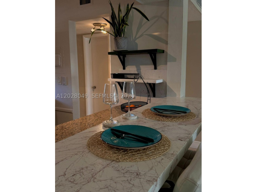 Stunning 1 Bed, 1.5 Bath Condo in Desirable Skylake! This - photo 8