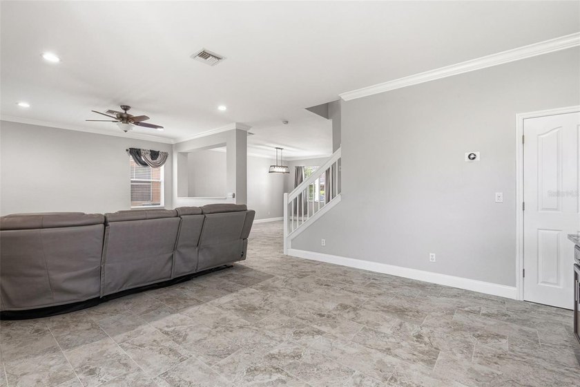 Virtually Staged. Welcome to this beautifully maintained - photo 9