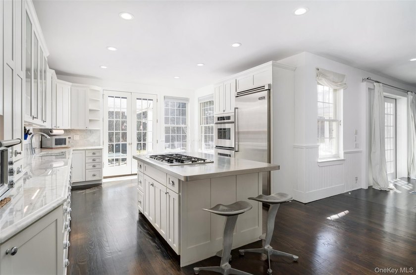 Welcome to 3 Polo Grounds Lane, a beautifully appointed - photo 6