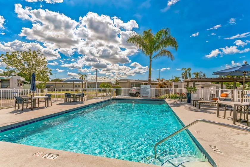 This beautiful home offers 2 bedrooms and 1 bathroom. Home - photo 22