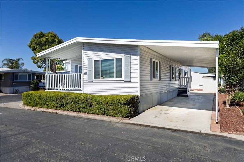 Welcome to easy Central Coast living in this beautifully - photo 3