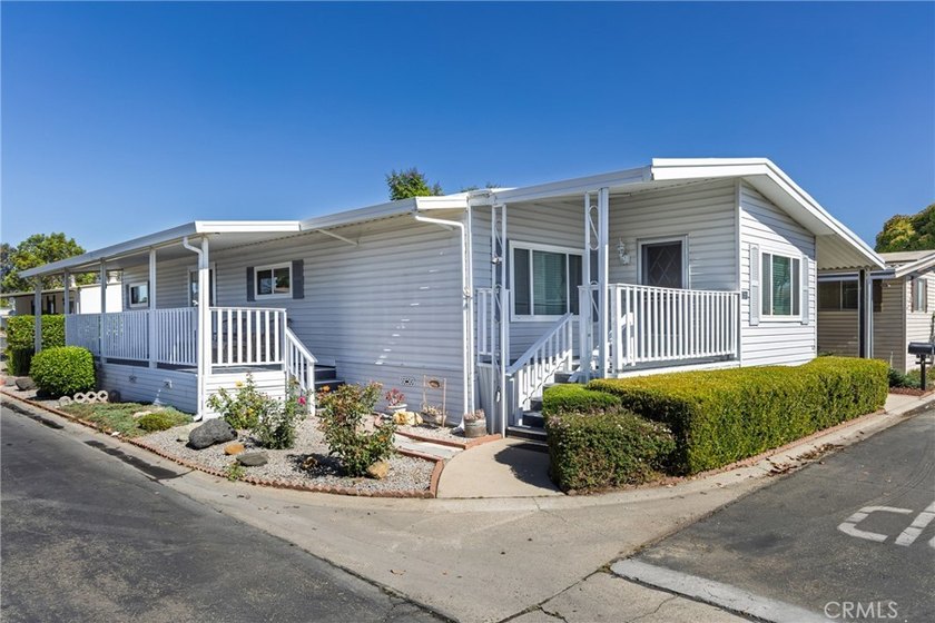 Welcome to easy Central Coast living in this beautifully - photo 4