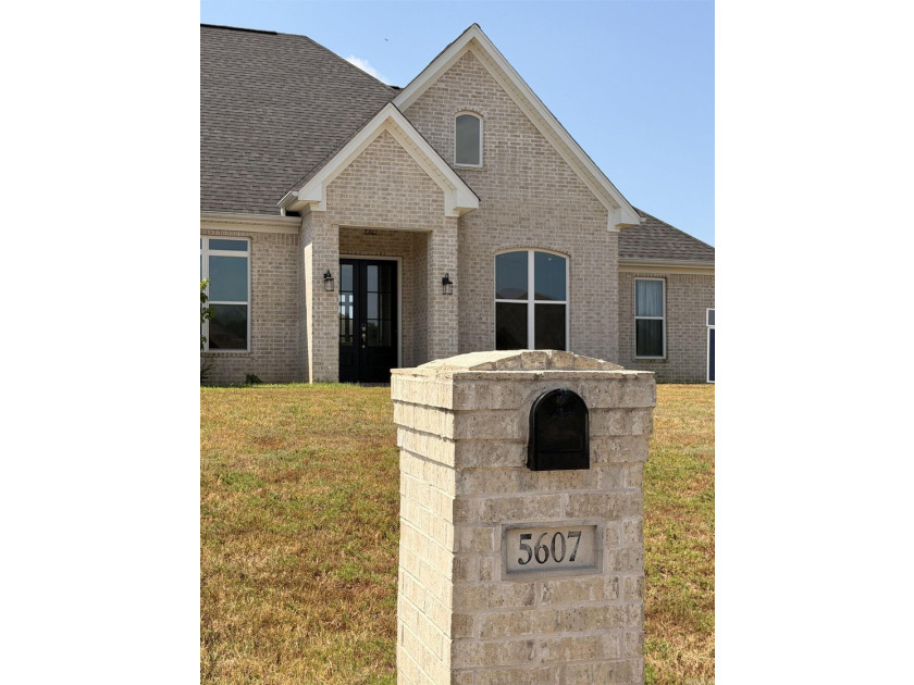 THIS BREATHTAKING HOME IS IN THE NORTHLAKE SUBDIVISION IN - photo 3