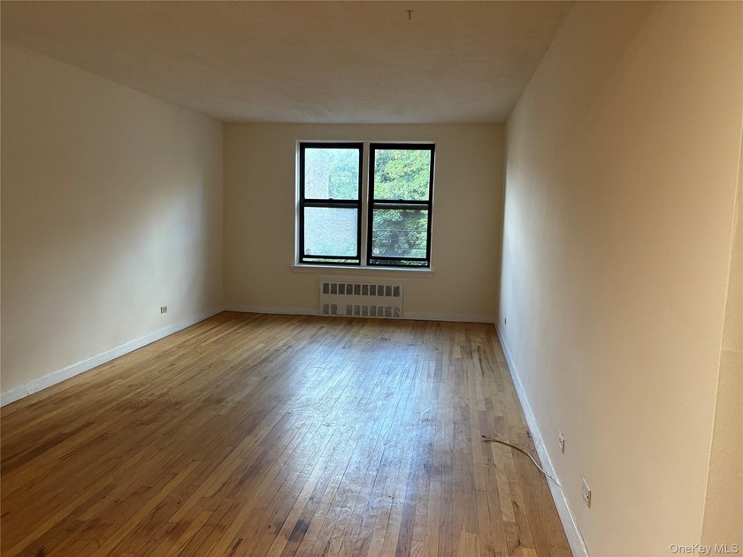 Two-bedroom apartment located on the third floor of 2866 Marion - photo 3