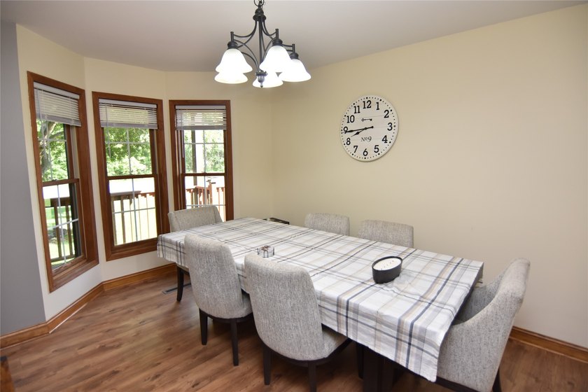 The perfect lake home, ideally situated just a short boat ride - photo 16