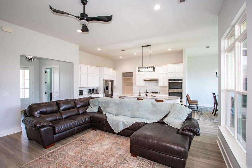 THIS BREATHTAKING HOME IS IN THE NORTHLAKE SUBDIVISION IN - photo 10