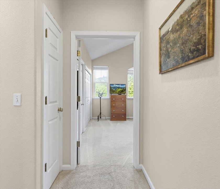 Tucked away in a centrally located, intimate neighborhood, 6 - photo 20