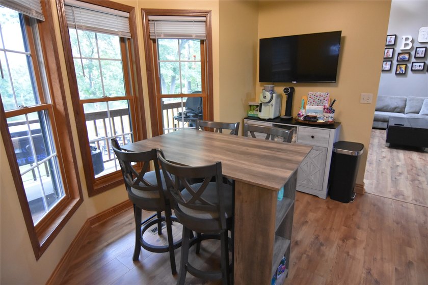 The perfect lake home, ideally situated just a short boat ride - photo 20