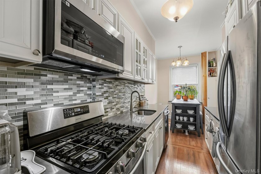 Welcome to easy, low maintenance living at 19 William Street, a - photo 3