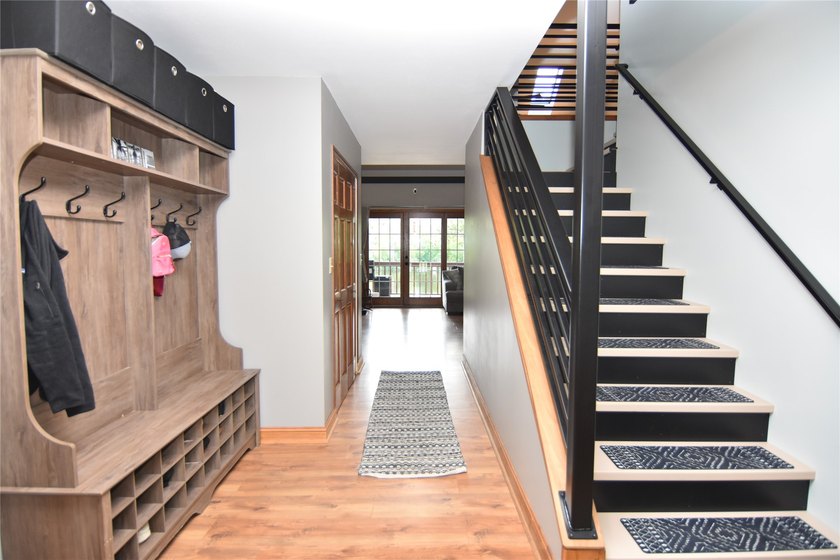 The perfect lake home, ideally situated just a short boat ride - photo 25