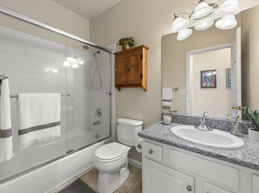 Tucked away in a centrally located, intimate neighborhood, 6 - photo 29