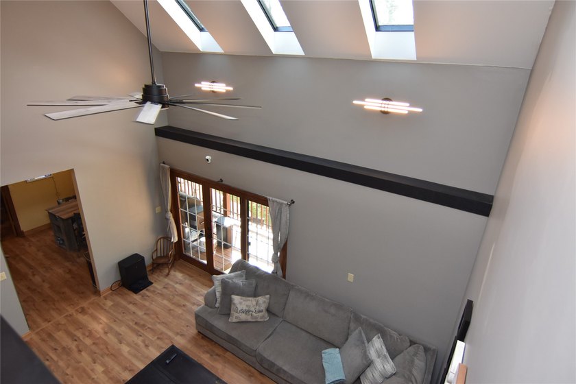 The perfect lake home, ideally situated just a short boat ride - photo 31