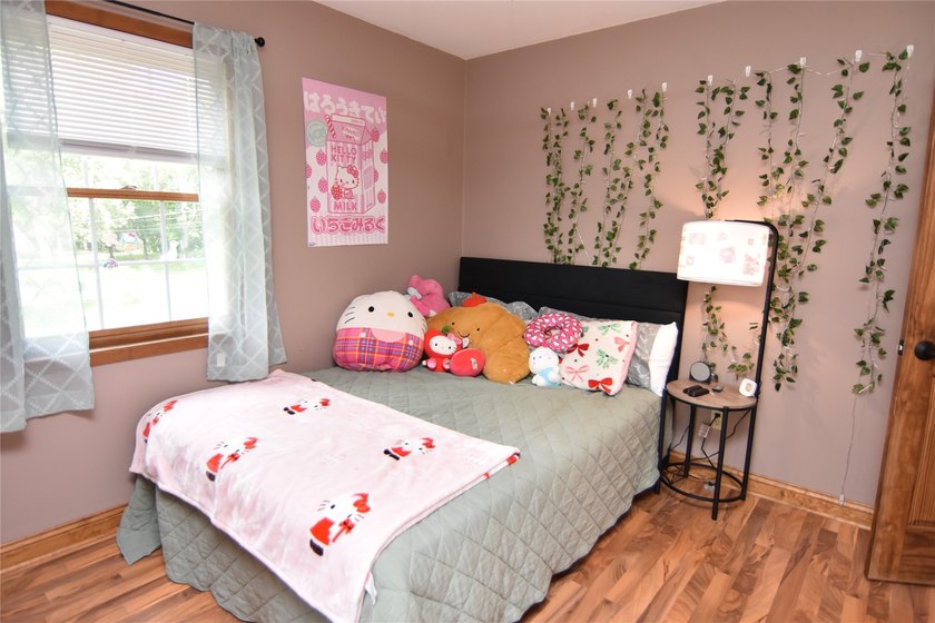 The perfect lake home, ideally situated just a short boat ride - photo 33