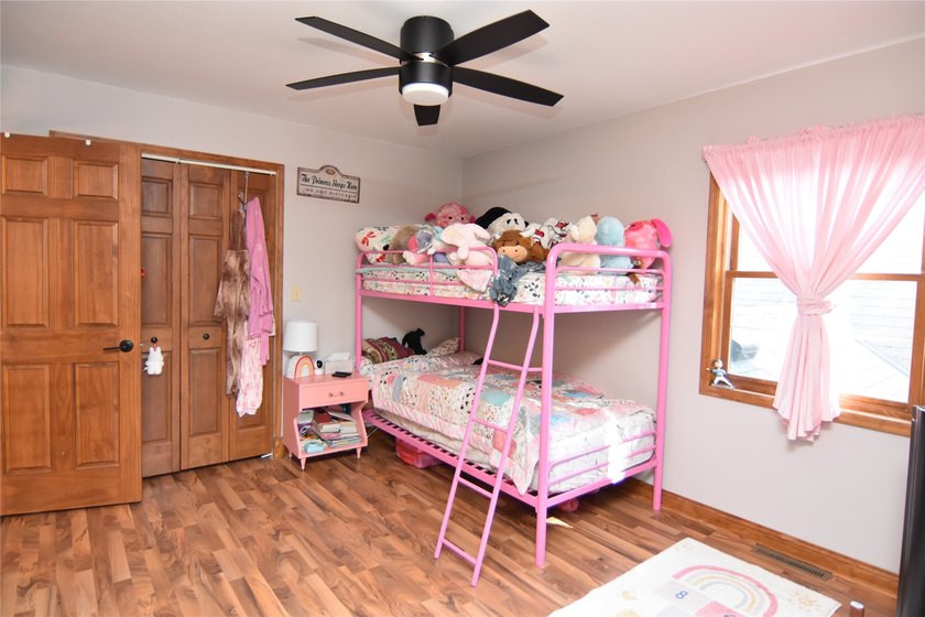 The perfect lake home, ideally situated just a short boat ride - photo 37