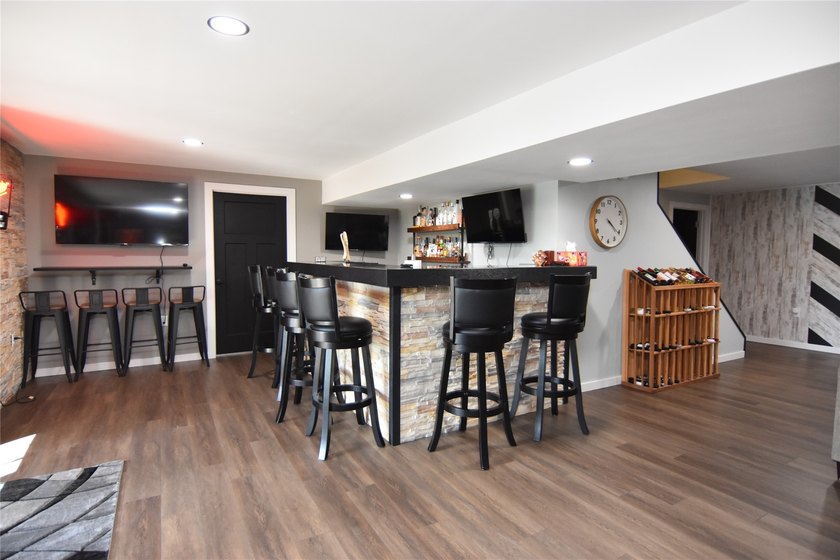 The perfect lake home, ideally situated just a short boat ride - photo 39