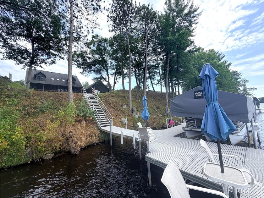 The perfect lake home, ideally situated just a short boat ride - photo 47