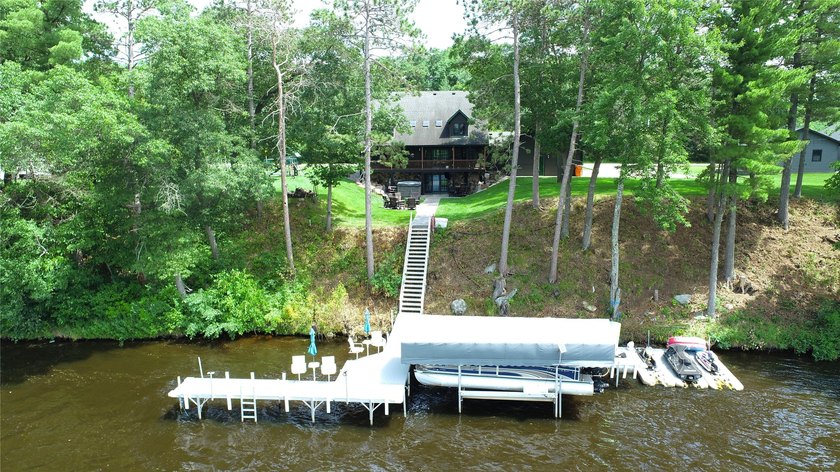 The perfect lake home, ideally situated just a short boat ride - photo 49