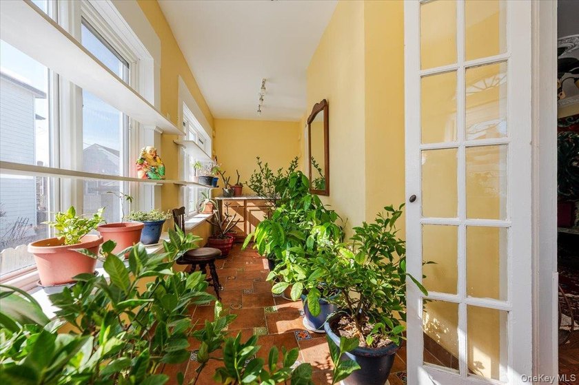 Motivated! OCEAN VIEW MINI ESTATE! ALL UPDATED, NEW PRICE and - photo 9