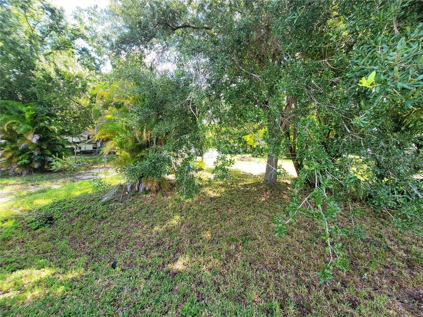 Affordable opportunity! This 2-bedroom,2-bath single-wide mobile - photo 5
