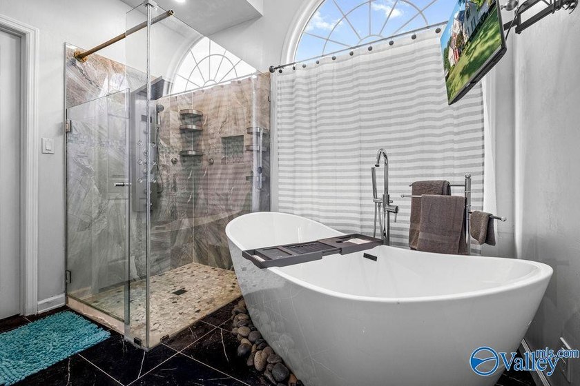 WHORTON BEND | WATERFRONT | HOME OFFICE| 4BDRM/2.5BTH family - photo 15