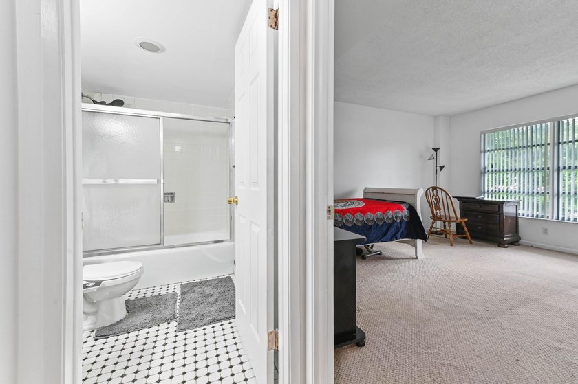 Discover your ideal lifestyle in this charming 2-bedroom - photo 16