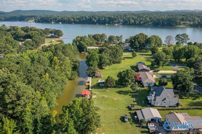 WHORTON BEND | WATERFRONT | HOME OFFICE| 4BDRM/2.5BTH family - photo 28