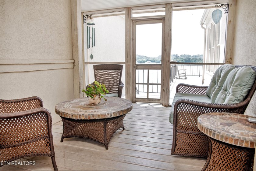 Enjoy stunning panoramic lake and mountain views from your own - photo 34