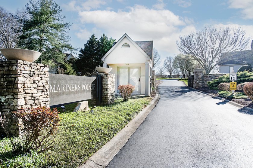 Enjoy stunning panoramic lake and mountain views from your own - photo 41