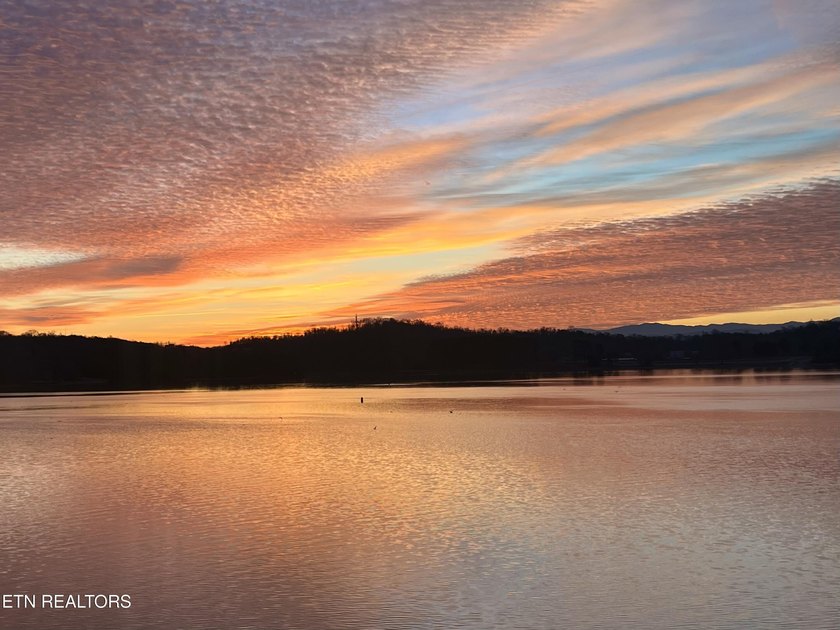 Enjoy stunning panoramic lake and mountain views from your own - photo 45