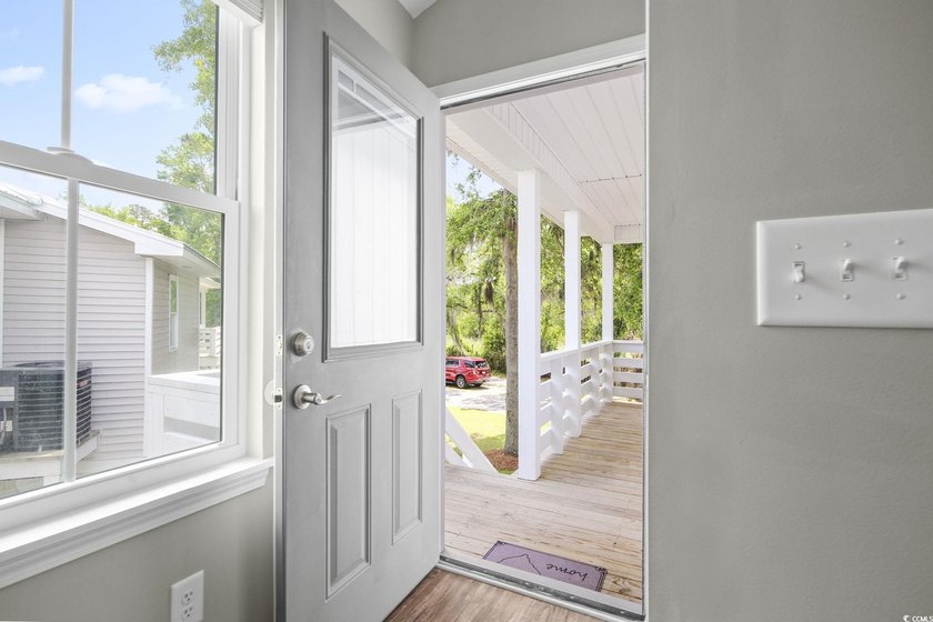 Just south of Downtown Georgetown, this beautifully maintained - photo 2