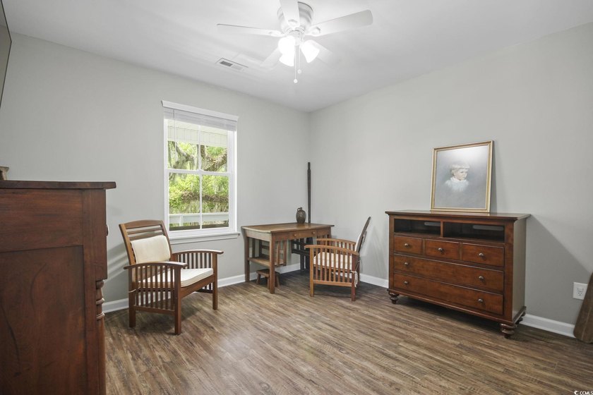Just south of Downtown Georgetown, this beautifully maintained - photo 3