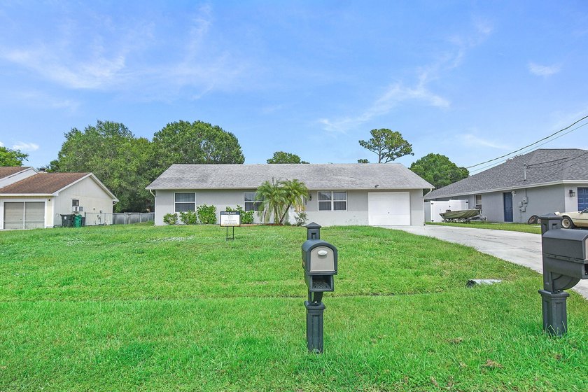 NEW ROOF TO BE INSTALLED! Beautiful 3-bedroom, 2-bath CBS home - photo 3