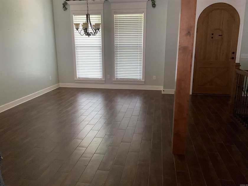 Seller Motivated !!! Each bedroom has it's own bathroom !! - photo 8