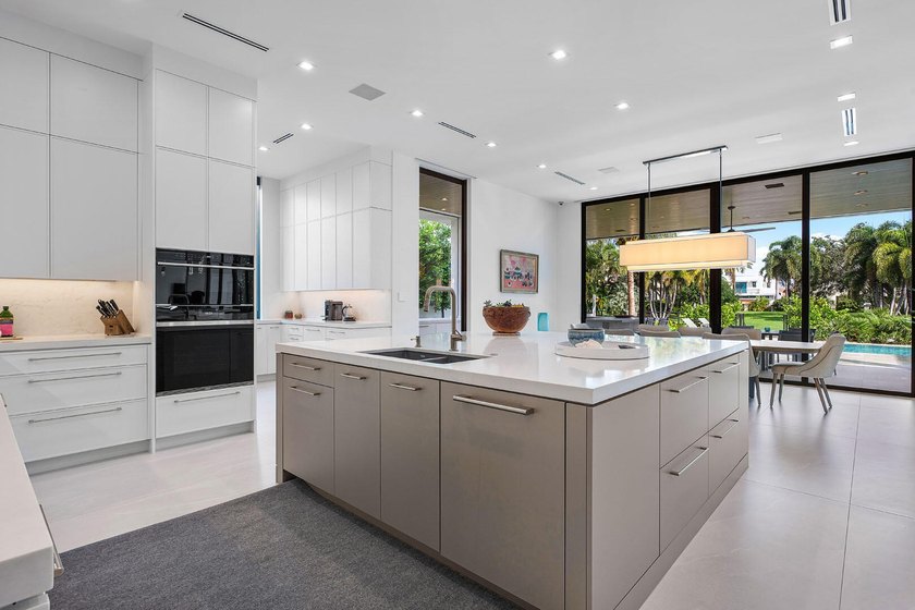 A masterpiece of modern waterfront living, this nearly new 2024 - photo 20